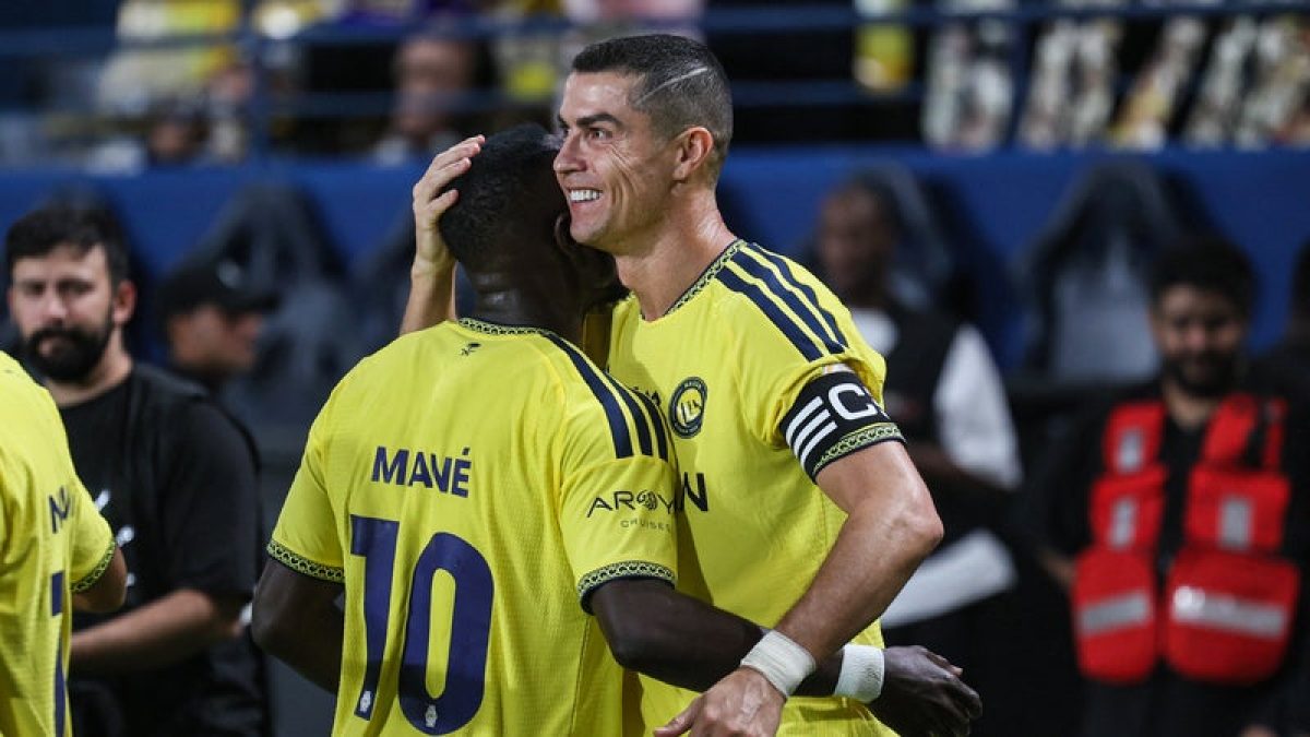 Cristiano Ronaldo celebra un gol con Al-Nassr durante la victoria 5-3 ante Al-Kholood
