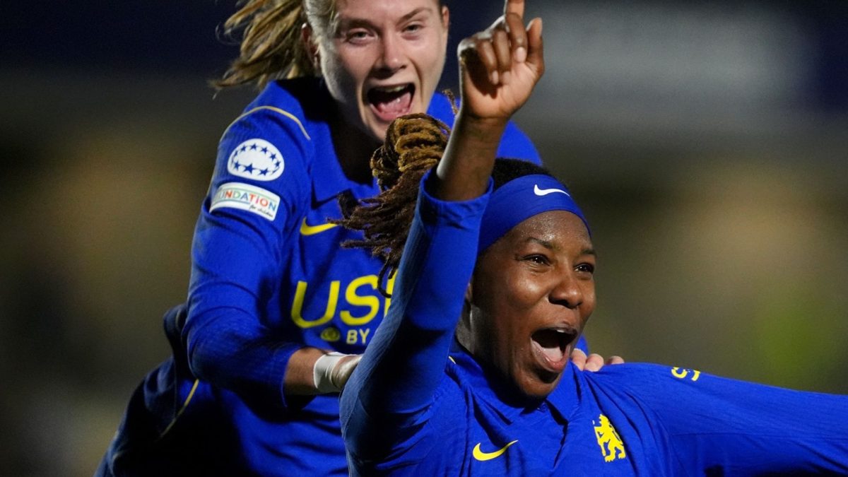 Jugadoras del Chelsea celebran un gol ante Roma en la Women's Champions League