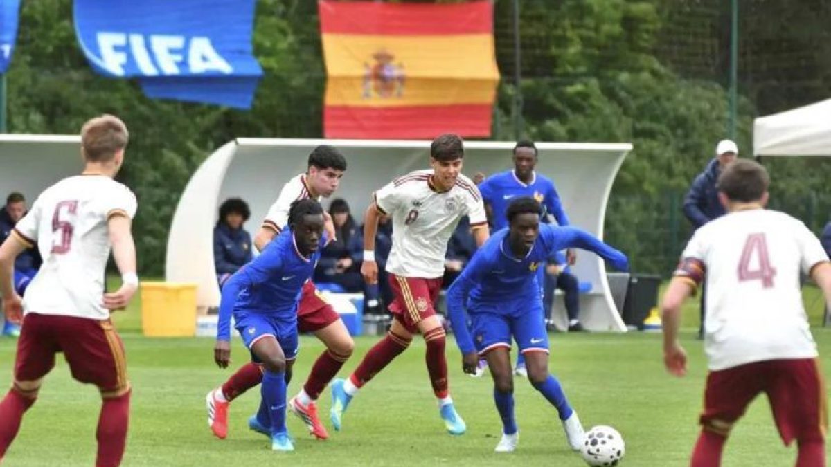 Jugadores de la selección de Francia Sub-15 durante el Mundial de Bakú
