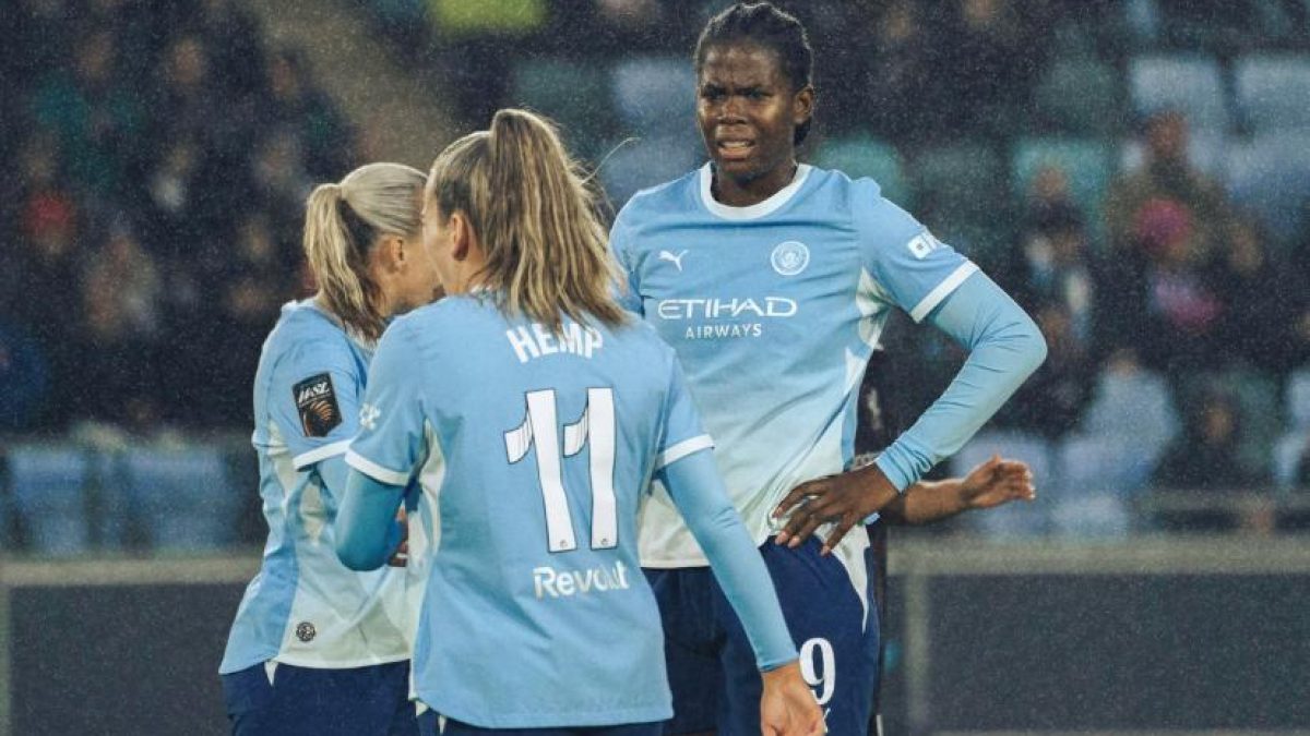 Jugadoras del Manchester City femenino antes de un partido de Liga de Campeones ante el PSG